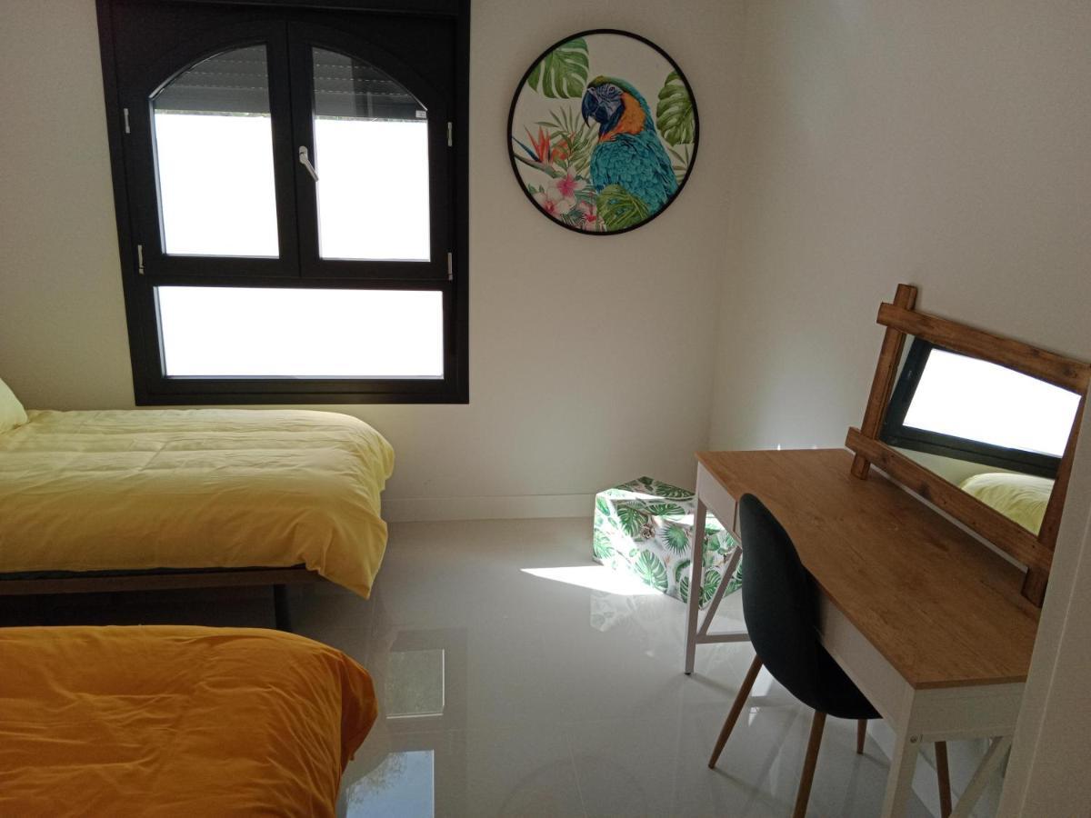 La Paloma Beach Apartment With Pool By Casa Del Sol Hr مانيلفا المظهر الخارجي الصورة