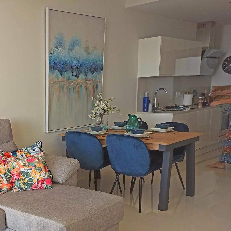 La Paloma Beach Apartment With Pool By Casa Del Sol Hr مانيلفا المظهر الخارجي الصورة