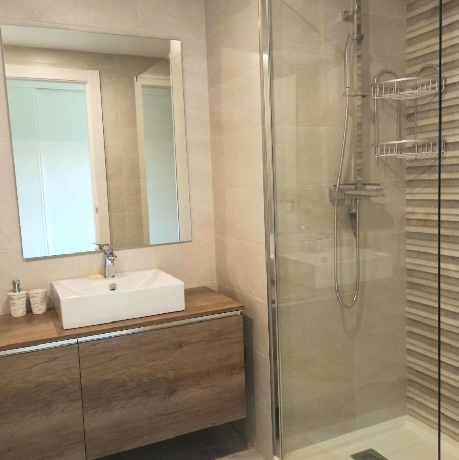 La Paloma Beach Apartment With Pool By Casa Del Sol Hr مانيلفا المظهر الخارجي الصورة